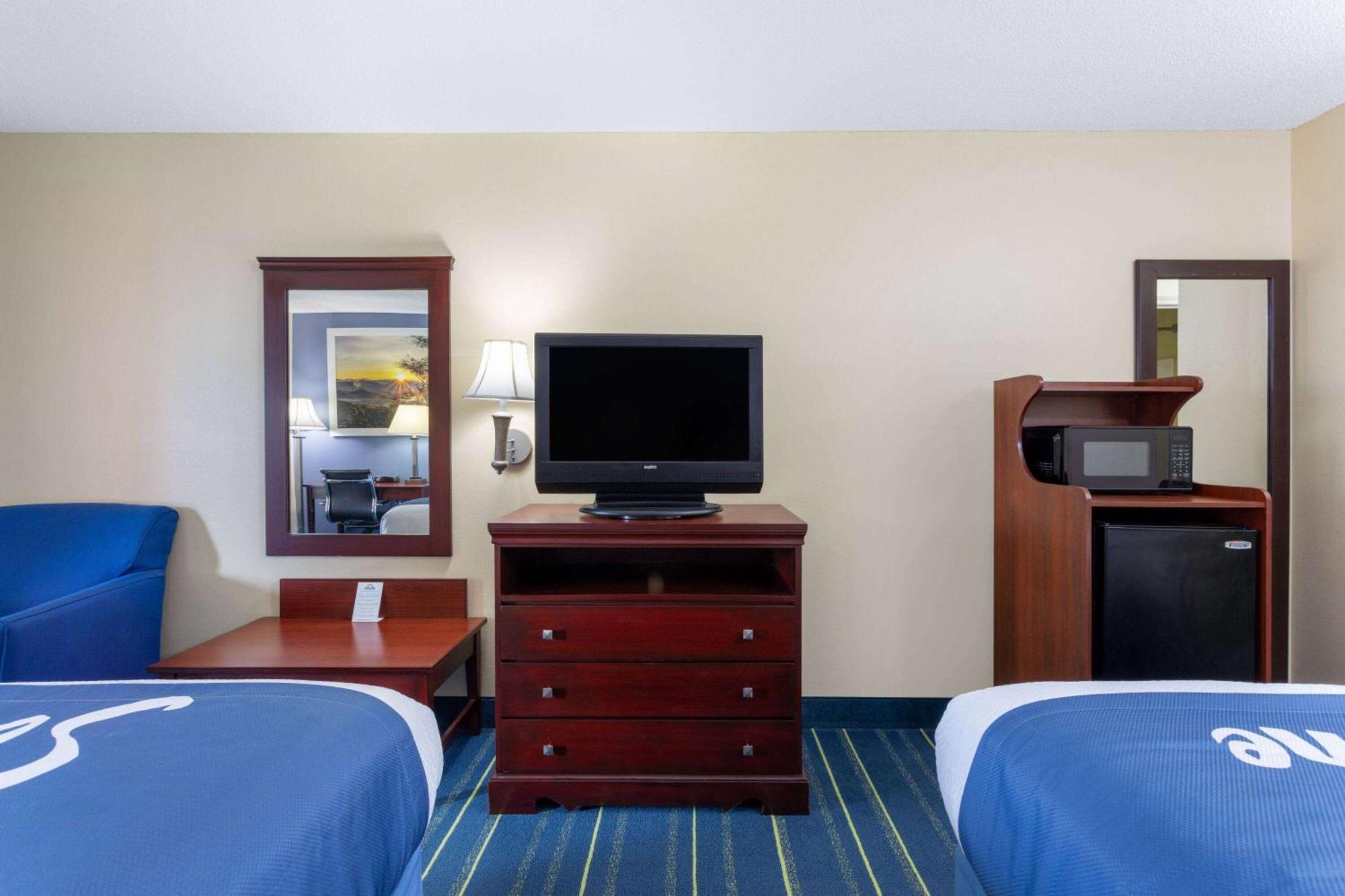 Days Inn By Wyndham Chipley Exteriör bild